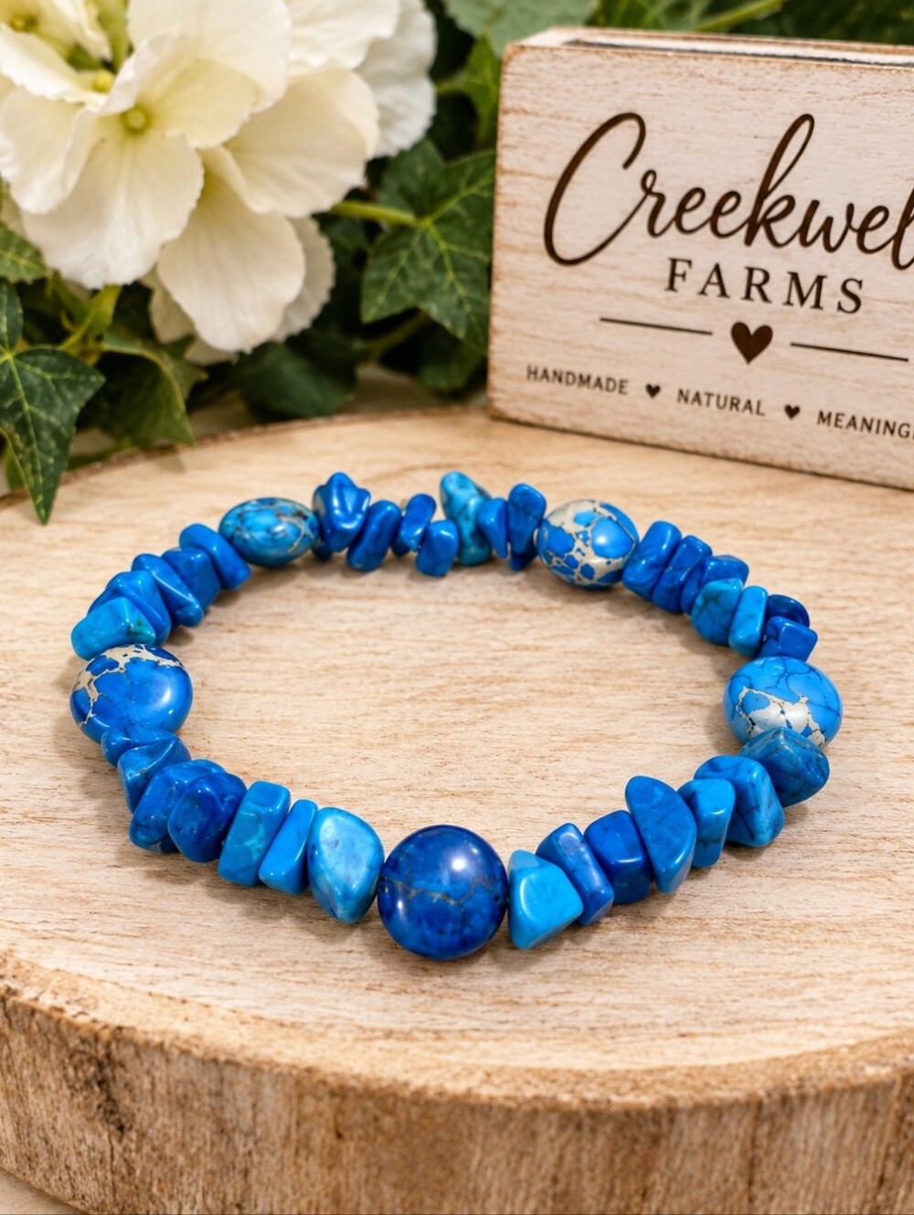 Vibrant Blue Chip & Round Bead Stretch Bracelet